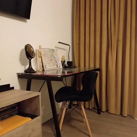 Black Diamond Lux Apartment